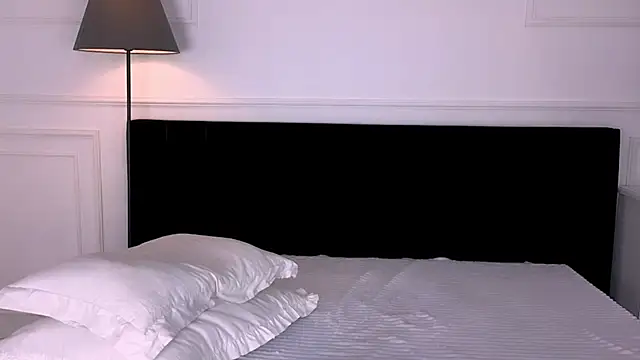 NoraAddams online show from April 9, 2026, 6:19 am