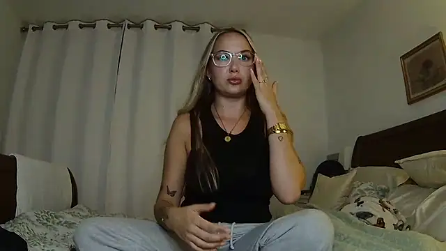 Snapshot of BarbieDolly_x chatting on September 26, 2025, 6:59 pm BarbieDolly x online show from September 26, 2025, 6:59 pm
