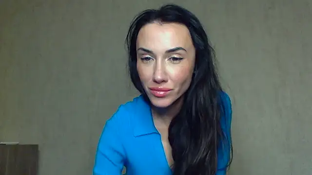 Snapshot of Zariveth chatting on November 2, 2025, 8:25 pm Zariveth online show from November 2, 2025, 8:25 pm