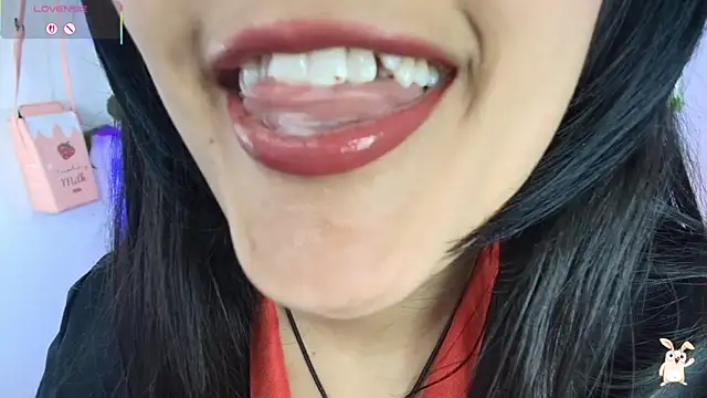 Hinata 21  online show from November 18, 2025, 8:45 pm