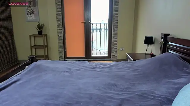 Malibu J online show from October 17, 2025, 6:28 am