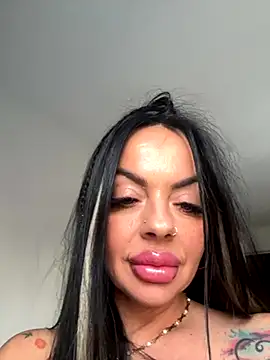 CarmenMB online show from October 15, 2025, 3:09 pm