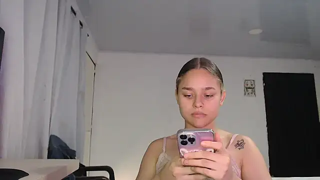 LittleCheerry69 online show from March 4, 2026, 7:32 pm