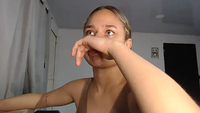 LittleCheerry69 online show from February 21, 2026, 4:09 pm