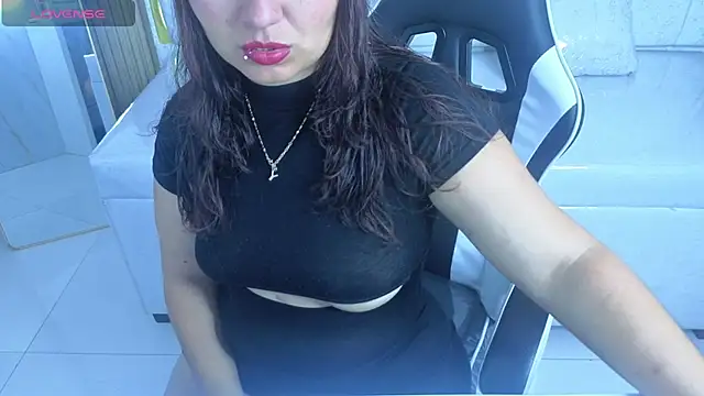 Snapshot of Saraah_Tx chatting on October 16, 2025, 3:04 am Saraah Tx online show from October 16, 2025, 3:04 am