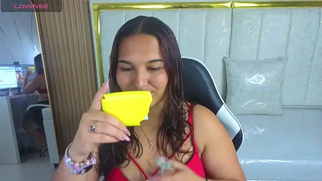 Snapshot of Saraah_Tx chatting on November 14, 2025, 2:59 am Saraah Tx online show from November 14, 2025, 2:59 am