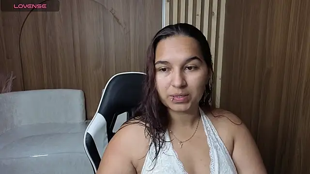 Snapshot of Saraah_Tx chatting on October 3, 2025, 2:37 am Saraah Tx online show from October 3, 2025, 2:37 am