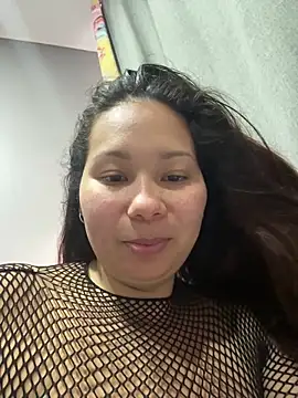 lachinita-32 online show from October 18, 2025, 6:32 pm
