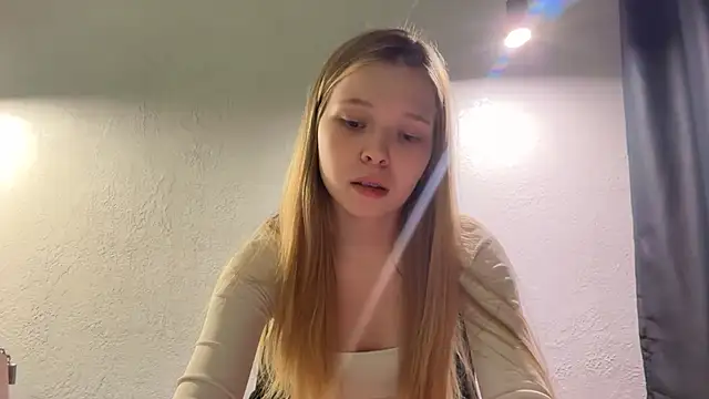 CandysRose online show from June 24, 2026, 6:28 pm