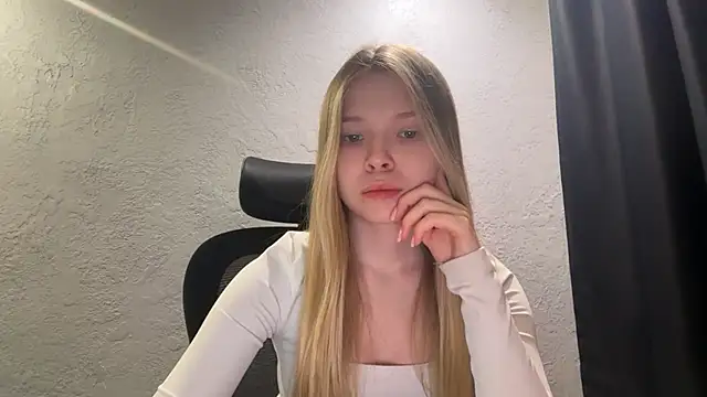 CandysRose online show from June 29, 2026, 6:51 pm