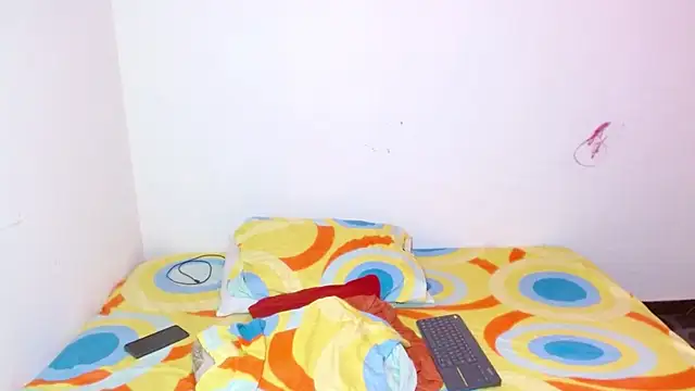 lorenacapelli online show from November 6, 2025, 11:03 am