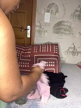 Snapshot of Bellabootie chatting on April 10, 2026, 8:21 am Bellabootie online show from April 10, 2026, 8:21 am