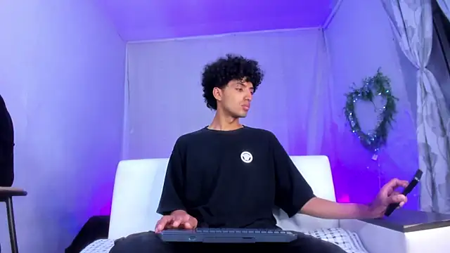 josesweet  online show from October 29, 2025, 4:28 pm