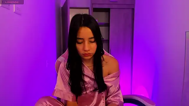 ISABELFORYOU1 online show from November 24, 2025, 7:25 pm