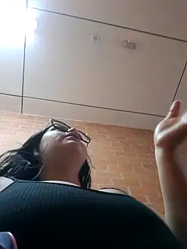 carly crazy student online show from September 29, 2025, 9:53 pm