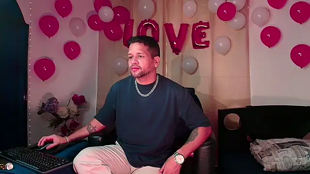 Snapshot of LucasGaeel chatting on February 14, 2026, 12:38 pm LucasGaeel online show from February 14, 2026, 12:38 pm