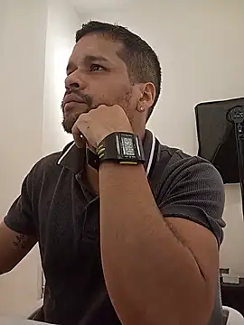 LucasGaeel online show from July 2, 2026, 3:07 am