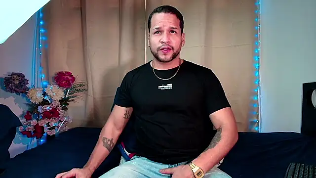 Snapshot of LucasGaeel chatting on February 1, 2026, 2:15 pm LucasGaeel online show from February 1, 2026, 2:15 pm