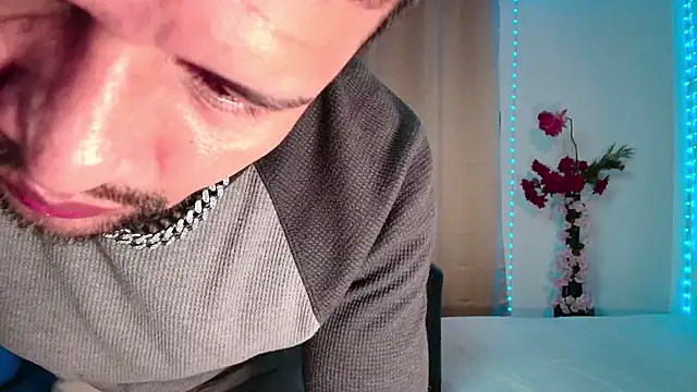 Snapshot of LucasGaeel chatting on February 21, 2026, 12:40 pm LucasGaeel online show from February 21, 2026, 12:40 pm