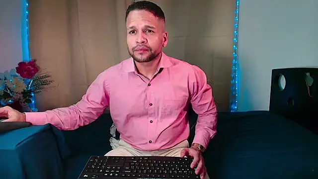 Snapshot of LucasGaeel chatting on February 5, 2026, 12:06 am LucasGaeel online show from February 5, 2026, 12:06 am