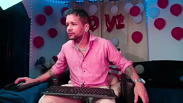 Snapshot of LucasGaeel chatting on February 15, 2026, 4:24 am LucasGaeel online show from February 15, 2026, 4:24 am