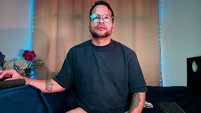 Snapshot of LucasGaeel chatting on February 2, 2026, 2:49 pm LucasGaeel online show from February 2, 2026, 2:49 pm