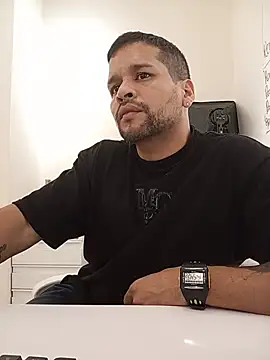 LucasGaeel online show from July 20, 2026, 5:48 am