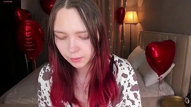 Monica  Queen online show from February 9, 2026, 5:38 am