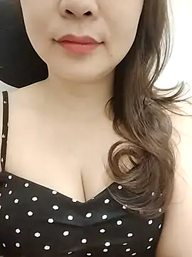 Girl Shy2000 online show from April 19, 2026, 9:39 pm