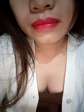 Meoweo 23 online show from December 19, 2025, 8:33 pm