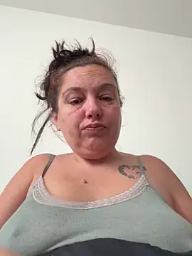 Snapshot of Eleanorxx chatting on October 2, 2025, 8:07 am Eleanorxx online show from October 2, 2025, 8:07 am