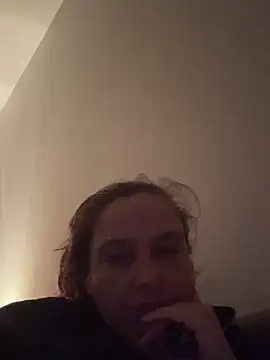 Snapshot of Eleanorxx chatting on October 27, 2025, 8:21 pm Eleanorxx online show from October 27, 2025, 8:21 pm