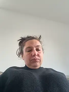 Snapshot of Eleanorxx chatting on October 6, 2025, 8:59 am Eleanorxx online show from October 6, 2025, 8:59 am