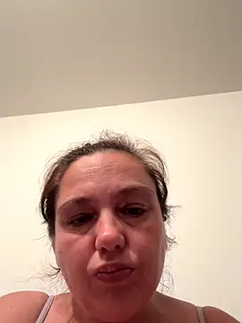 Snapshot of Eleanorxx chatting on October 5, 2025, 8:32 pm Eleanorxx online show from October 5, 2025, 8:32 pm