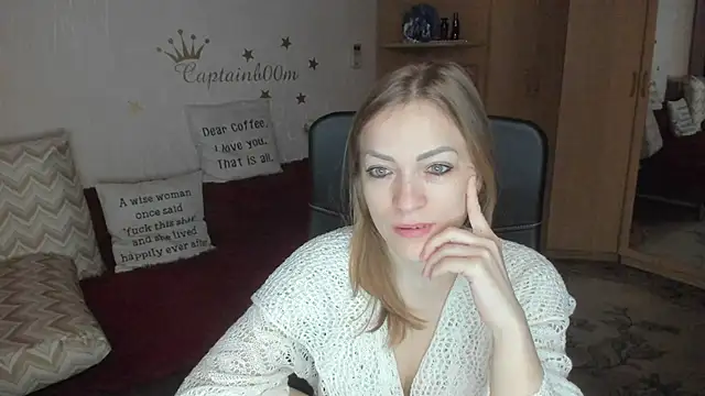 Tiffany Bates online show from November 3, 2025, 3:56 am