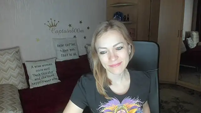 Tiffany Bates online show from October 22, 2025, 3:28 am