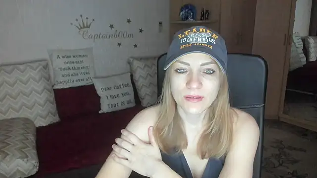 Tiffany Bates online show from November 11, 2025, 3:23 am