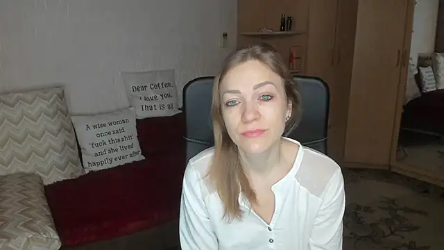 Tiffany Bates online show from December 23, 2025, 5:07 am