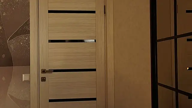 Snapshot of MilaYumi chatting on January 18, 2026, 8:18 am MilaYumi online show from January 18, 2026, 8:18 am