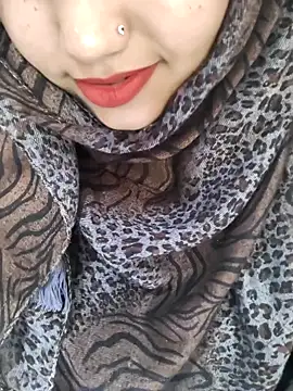 Miss Rose   online show from April 16, 2026, 6:25 am