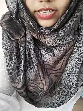 Miss Rose   online show from April 1, 2026, 1:41 pm