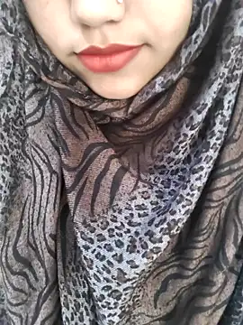 Miss Rose   online show from April 15, 2026, 5:46 am