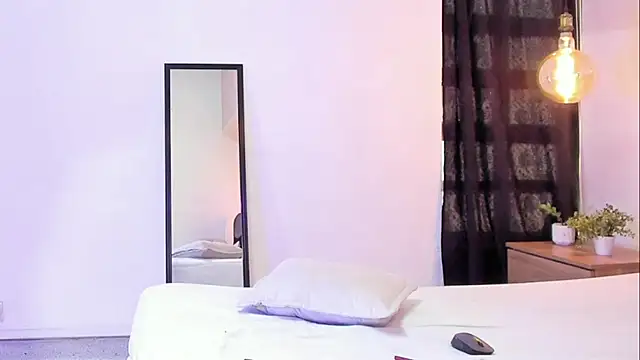 Snapshot of KelaniSilva chatting on April 18, 2026, 7:07 pm KelaniSilva online show from April 18, 2026, 7:07 pm