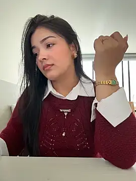 Snapshot of EmmaBlossom chatting on April 13, 2026, 9:19 pm EmmaBlossom online show from April 13, 2026, 9:19 pm