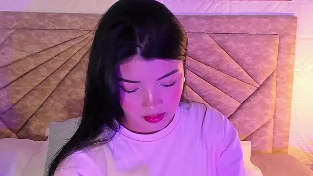 EmmaBlossom online show from February 10, 2026, 12:37 pm