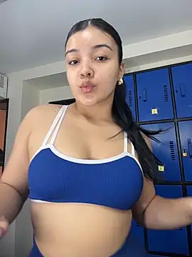 Snapshot of EmmaBlossom chatting on March 18, 2026, 12:19 pm EmmaBlossom online show from March 18, 2026, 12:19 pm