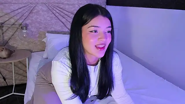 Snapshot of EmmaBlossom chatting on March 19, 2026, 12:38 pm EmmaBlossom online show from March 19, 2026, 12:38 pm