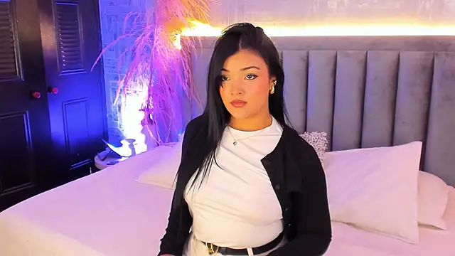 EmmaBlossom online show from November 28, 2025, 7:25 pm