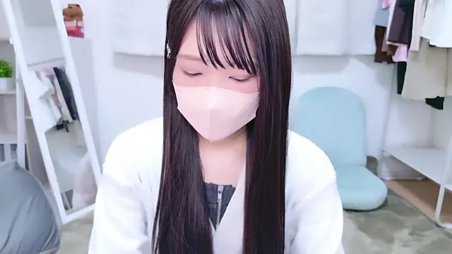 Snapshot of rinochi_ chatting on October 17, 2025, 12:51 pm rinochi online show from October 17, 2025, 12:51 pm