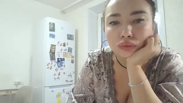 Snapshot of Cynariva chatting on November 2, 2025, 1:21 am Cynariva online show from November 2, 2025, 1:21 am